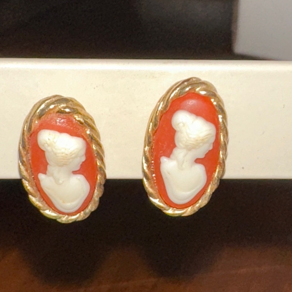 Vintage Gold Tone, Cream & Red Cameo Oval Post Earrings